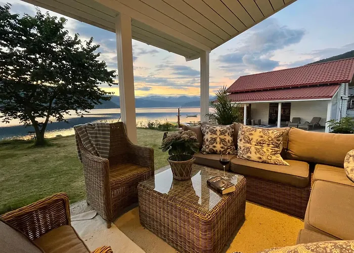 Ferienhaus Charming House By The Fjord